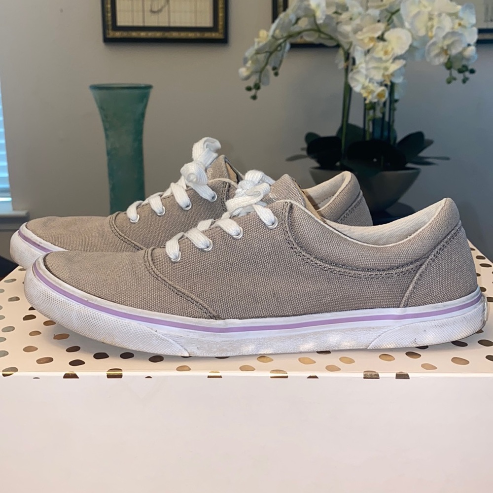 Eddie Bauer- Tan, white & purple trim Shoes sz 9